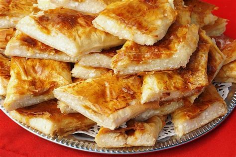 Rüyada Börek Yemek