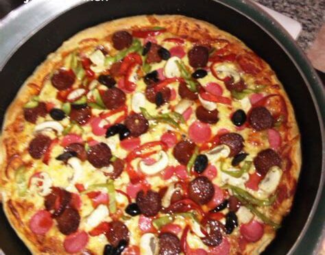 Evde Kolay Pizza Tarifi Nefis Yemek Tarifleri