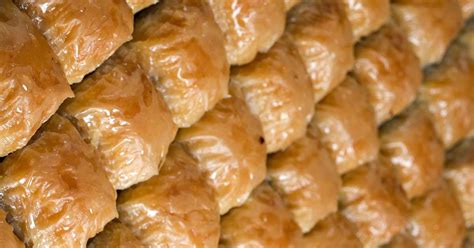 Rüyada Baklava Yemek Neye Işarettir